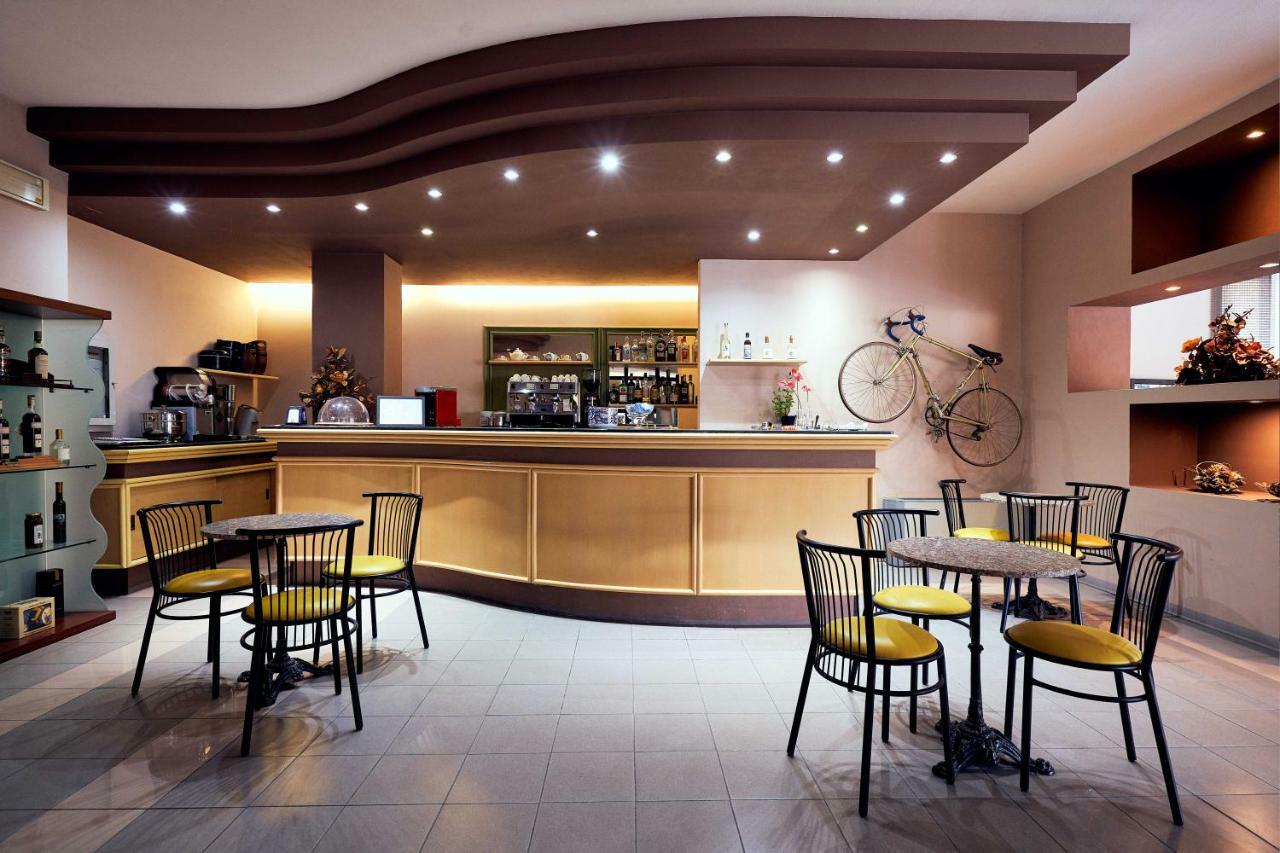 River Park Hotel Ameglia Exterior photo